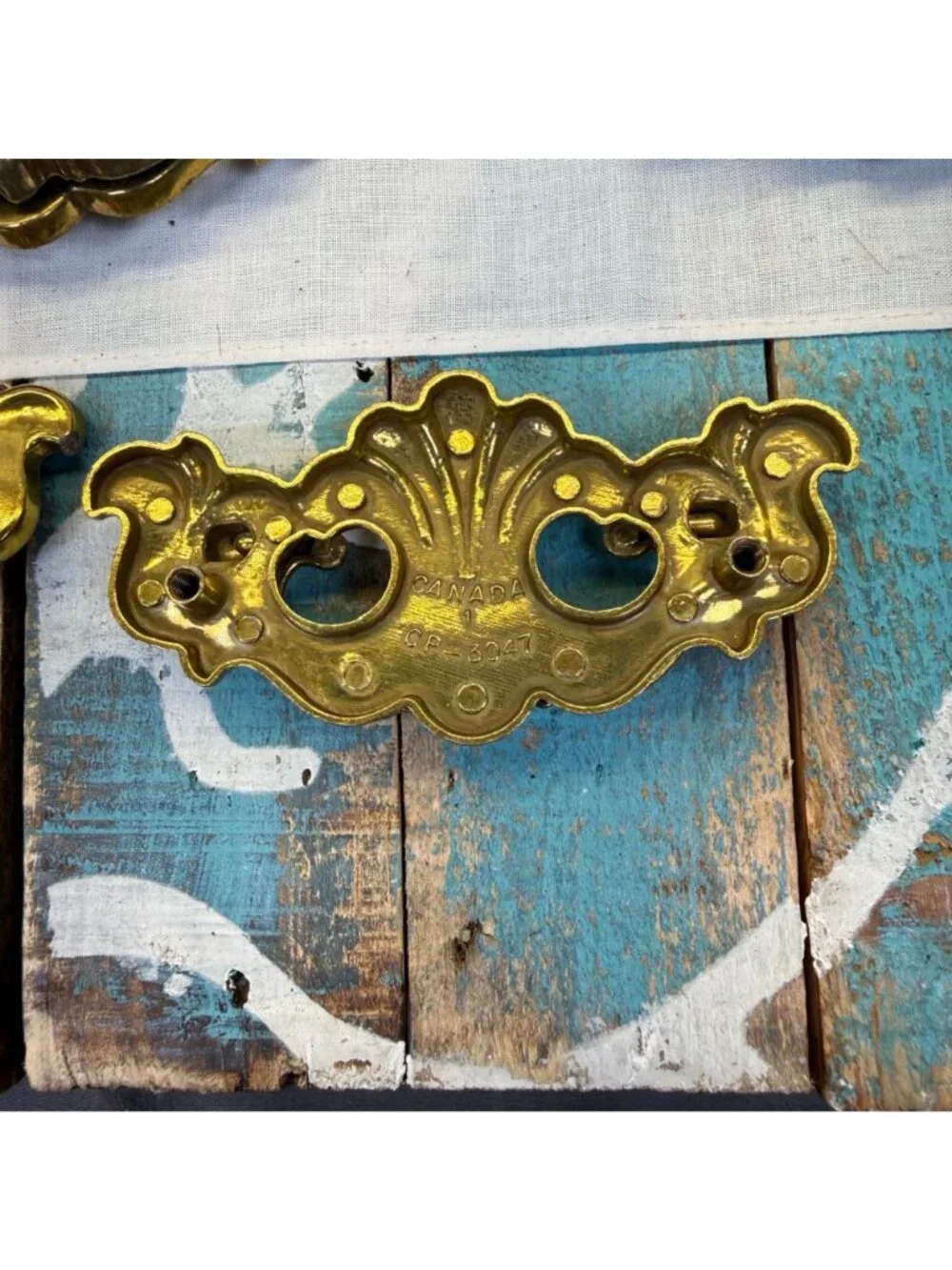 VTG Canada Chippendale-style brass batwing drawer pulls 11 Pieces CP3047
